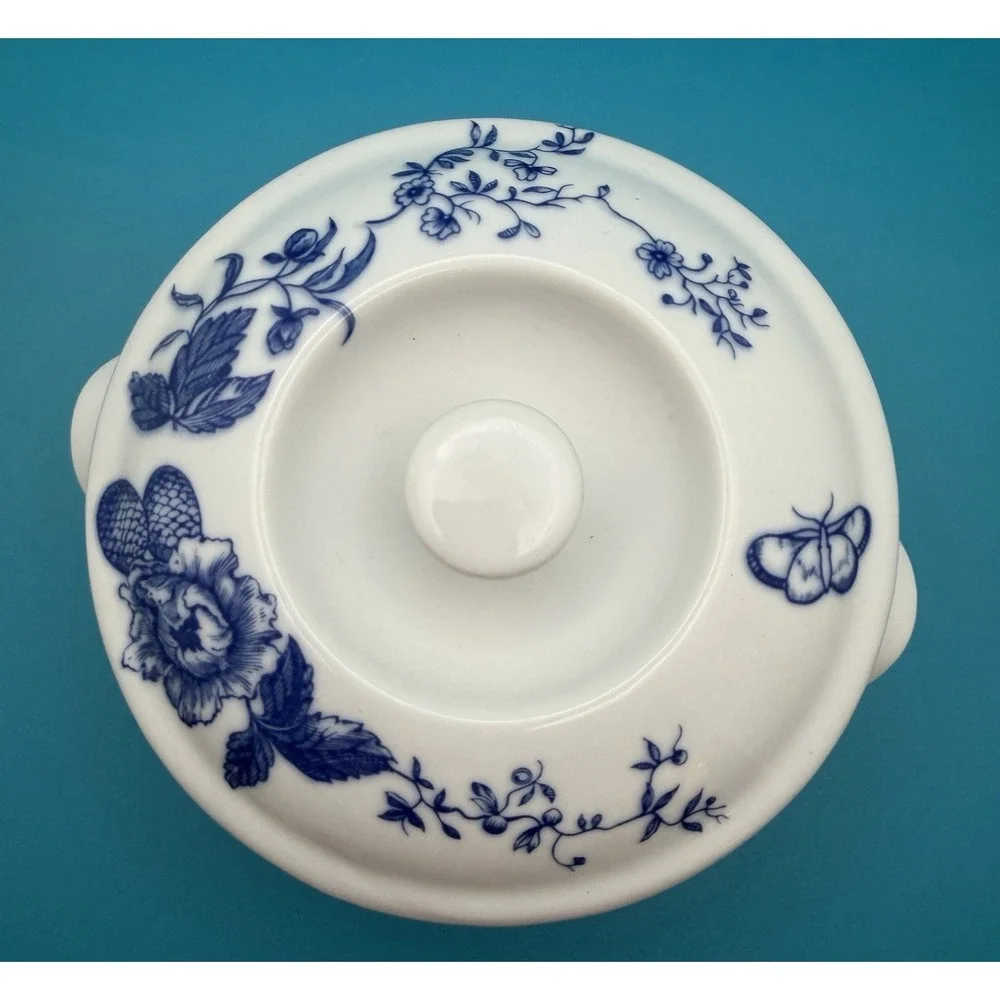 Royal Worcester Covered Small Serving Dish With Handles Blue And White 4.25